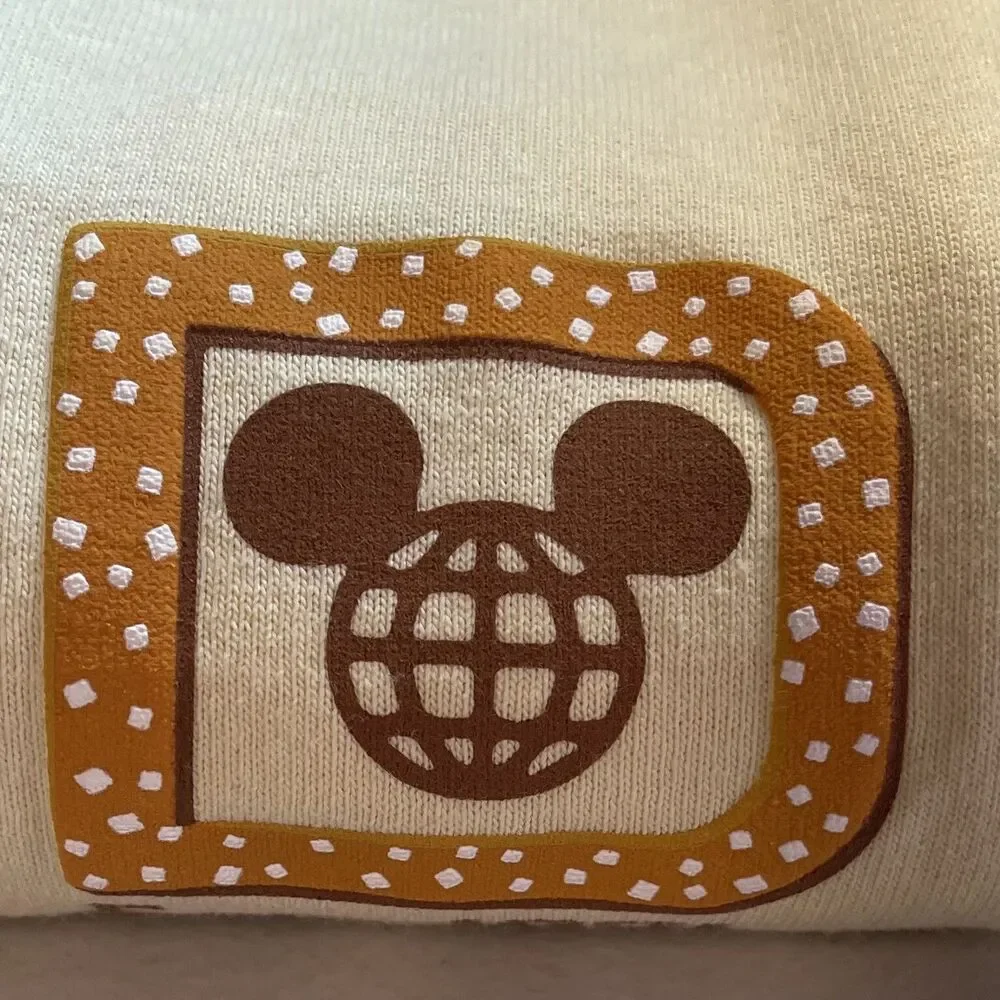 Disney Parks 2022 Scented Mickey Mouse Pretzel Adult Spirit Jersey World sz M - Picture 6 of 14